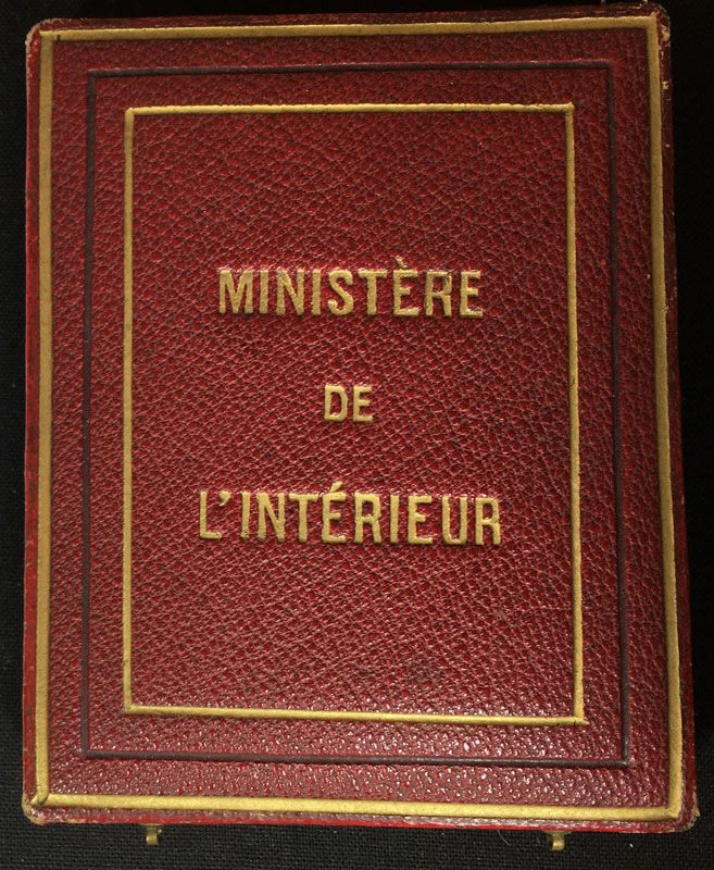 coll_dem_653b